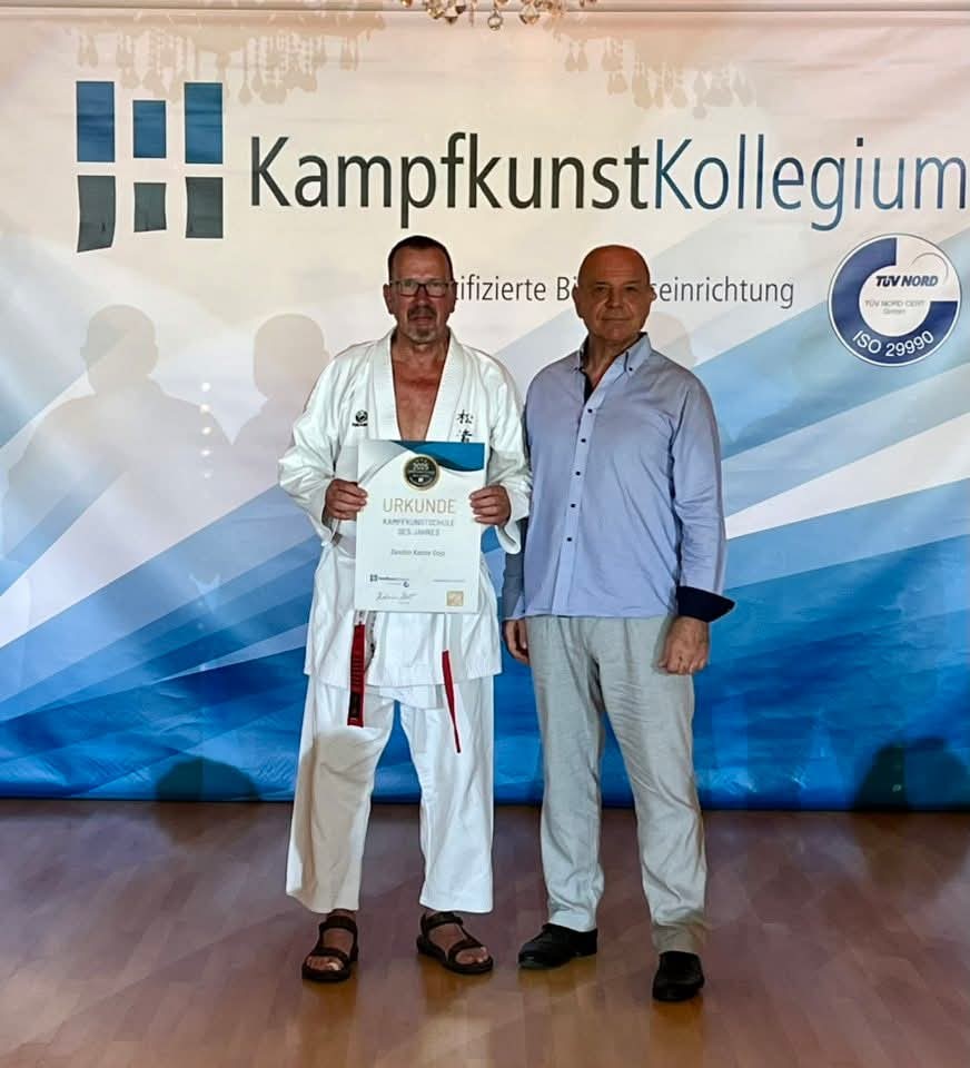 Übergabe der Urkunde